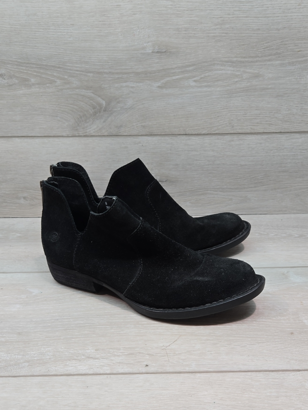Born Women Suede Cut Out Suede Zip Back Heels Shoes Sz 6M